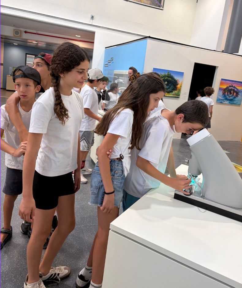 Nano Technology and Art — exhibition photograph 2